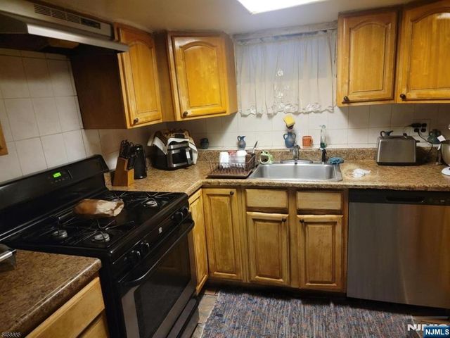 581 7th Street, Newark, NJ 07107