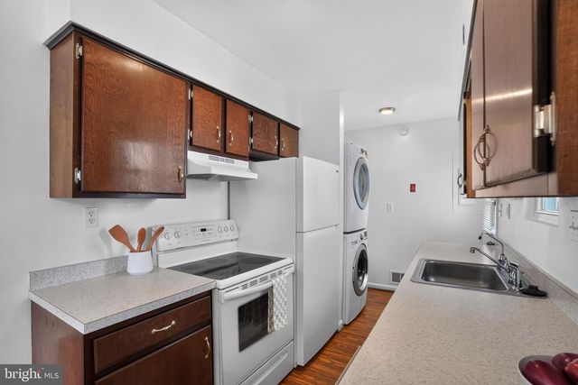 821 SHORE DR, Edgewater, MD 21037