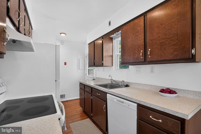 821 SHORE DR, Edgewater, MD 21037