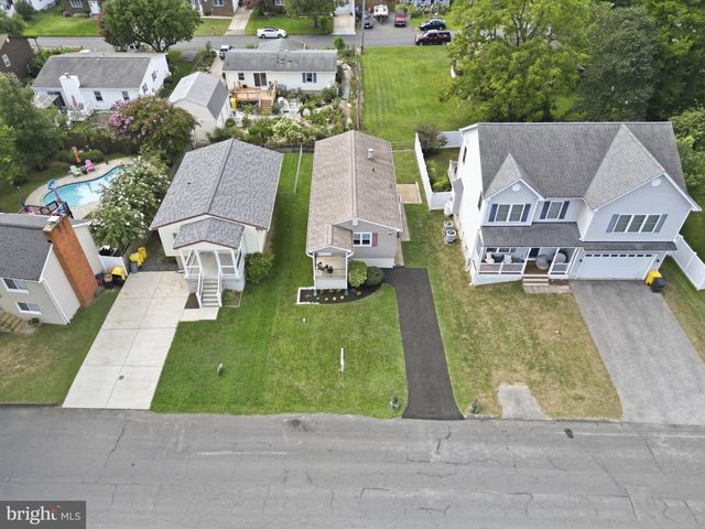 821 SHORE DR, Edgewater, MD 21037
