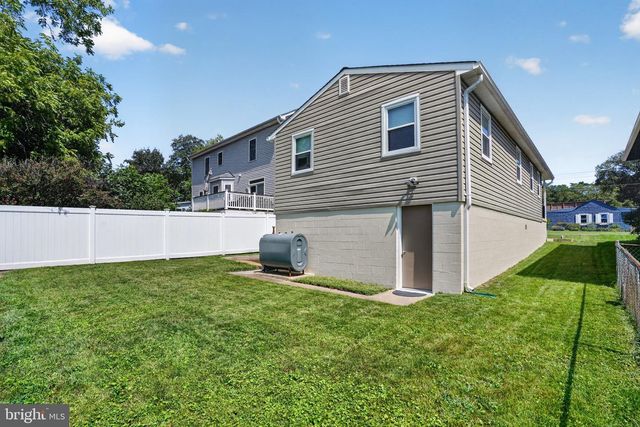 821 SHORE DR, Edgewater, MD 21037