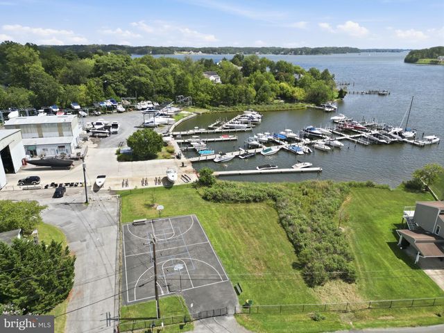 821 SHORE DR, Edgewater, MD 21037