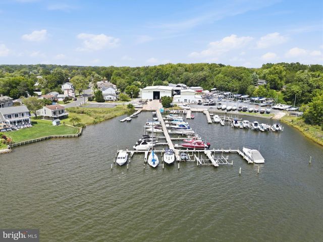 821 SHORE DR, Edgewater, MD 21037