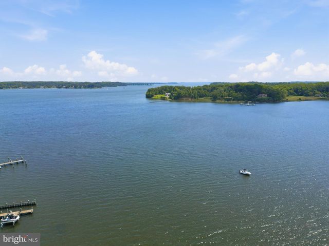 821 SHORE DR, Edgewater, MD 21037