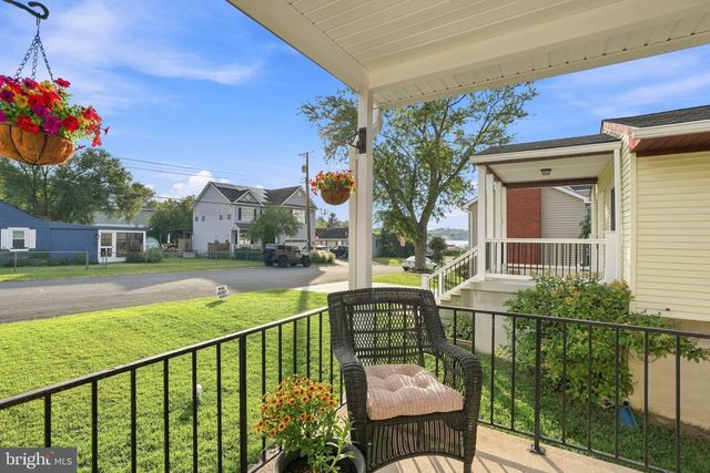 821 SHORE DR, Edgewater, MD 21037
