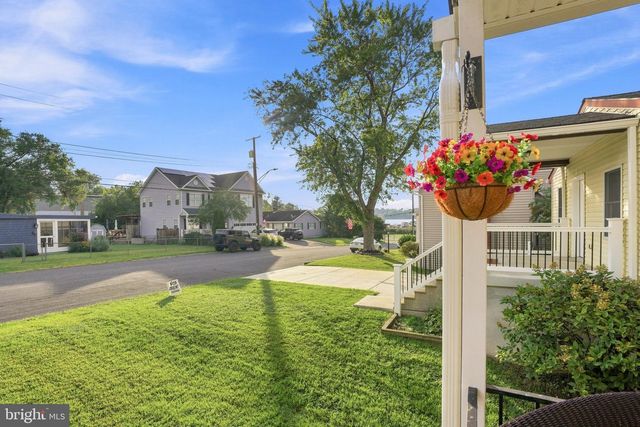 821 SHORE DR, Edgewater, MD 21037
