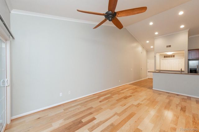 6600 TRILLIUM VILLAGE Lane 23, Independence Charter Township, MI 48346