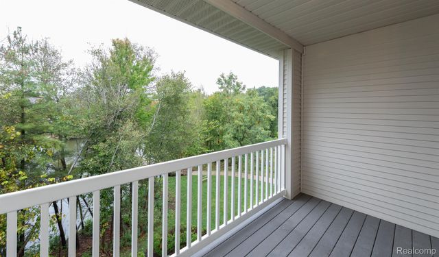 6600 TRILLIUM VILLAGE Lane 23, Independence Charter Township, MI 48346