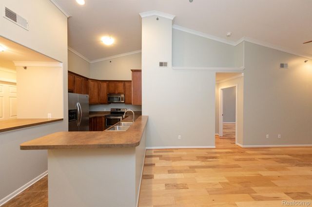 6600 TRILLIUM VILLAGE Lane 23, Independence Charter Township, MI 48346