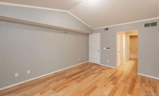 6600 TRILLIUM VILLAGE Lane 23, Independence Charter Township, MI 48346