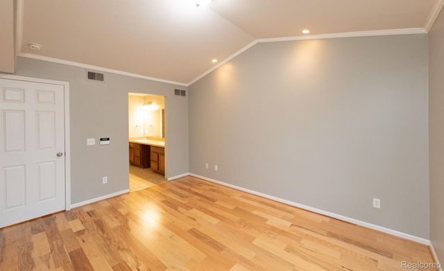 6600 TRILLIUM VILLAGE Lane 23, Independence Charter Township, MI 48346