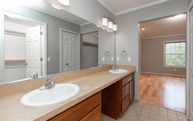 6600 TRILLIUM VILLAGE Lane 23, Independence Charter Township, MI 48346