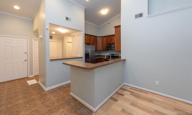 6600 TRILLIUM VILLAGE Lane 23, Independence Charter Township, MI 48346