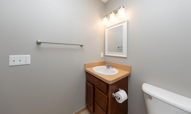 6600 TRILLIUM VILLAGE Lane 23, Independence Charter Township, MI 48346