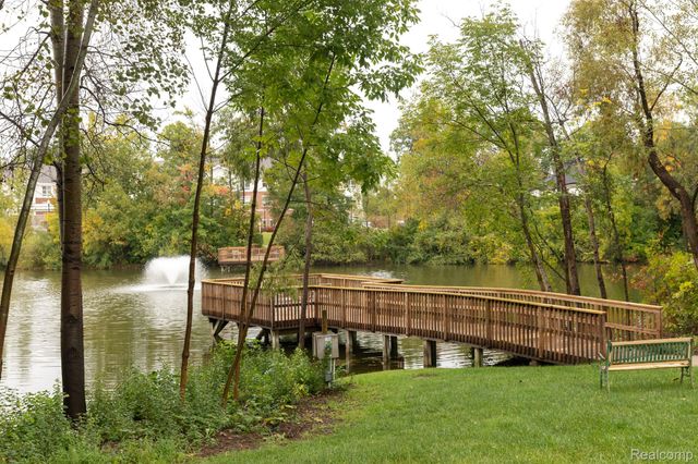 6600 TRILLIUM VILLAGE Lane 23, Independence Charter Township, MI 48346