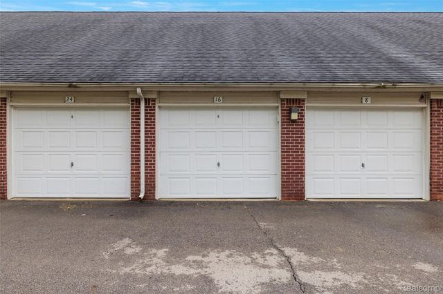 6600 TRILLIUM VILLAGE Lane 23, Independence Charter Township, MI 48346