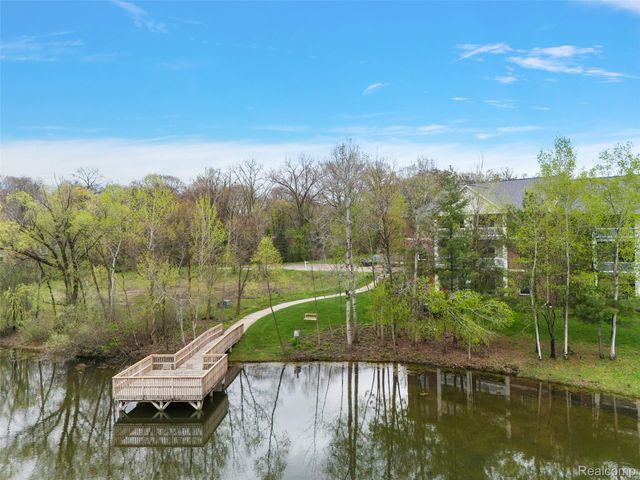 6600 TRILLIUM VILLAGE Lane 23, Independence Charter Township, MI 48346