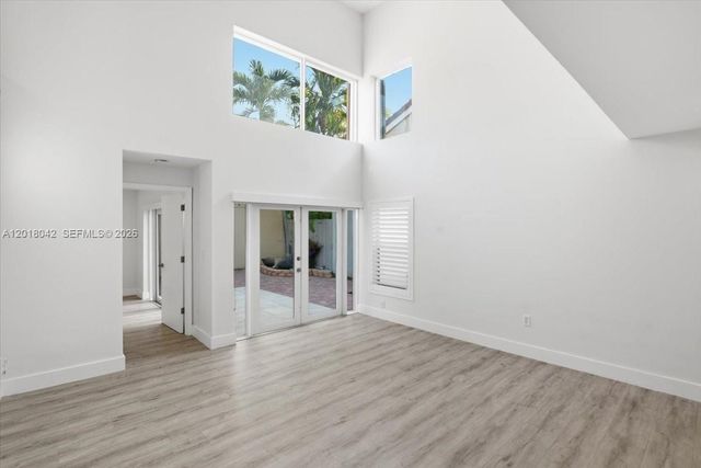 1135 Oysterwood St, Hollywood, FL 33019