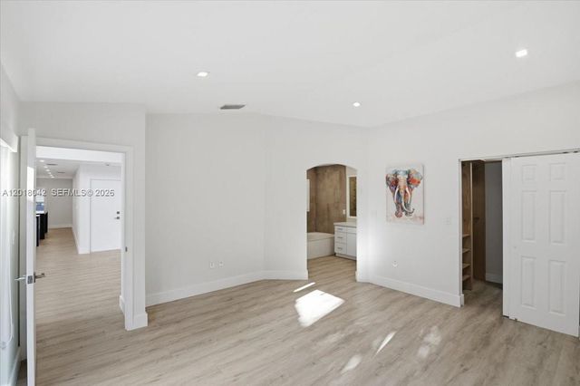 1135 Oysterwood St, Hollywood, FL 33019