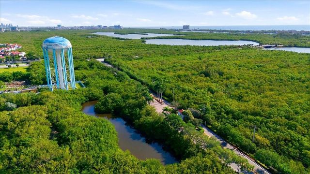 1135 Oysterwood St, Hollywood, FL 33019
