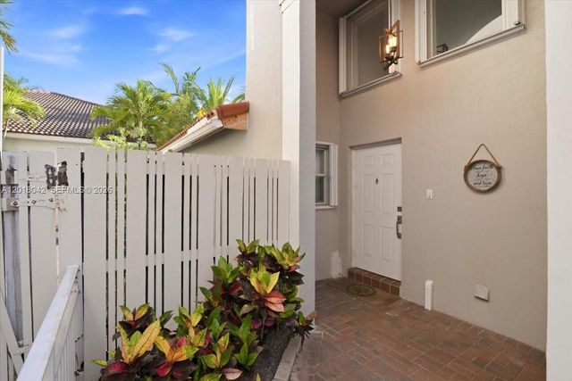 1135 Oysterwood St, Hollywood, FL 33019