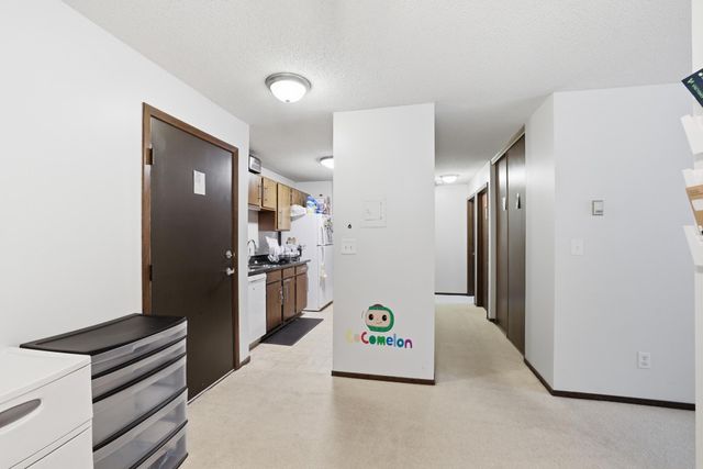 175 County Road B2 E 203, Little Canada, MN 55117