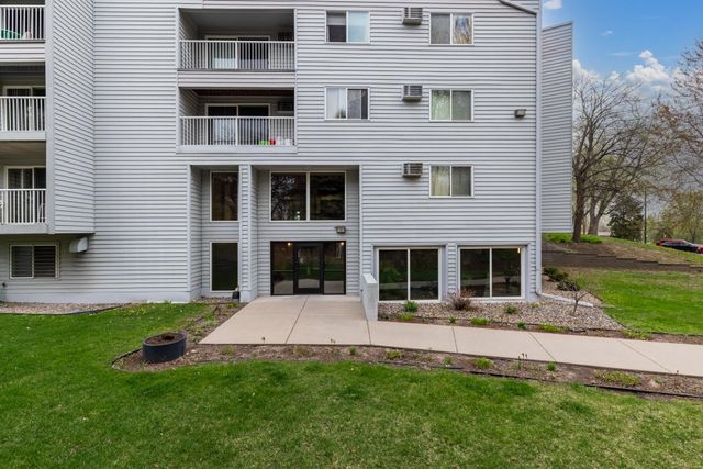 175 County Road B2 E 203, Little Canada, MN 55117