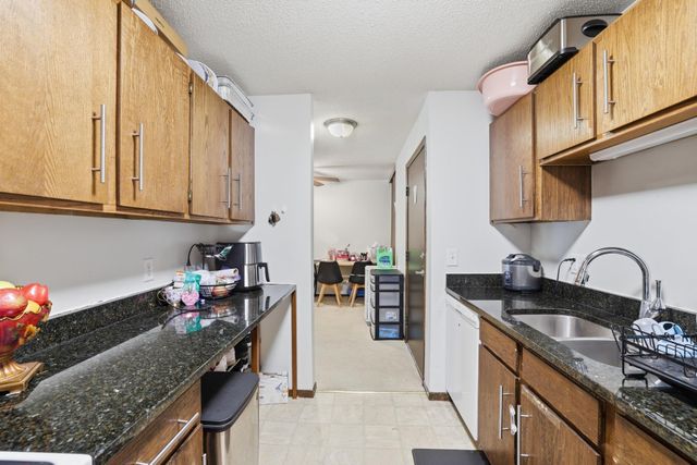 175 County Road B2 E 203, Little Canada, MN 55117