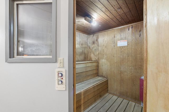 175 County Road B2 E 203, Little Canada, MN 55117
