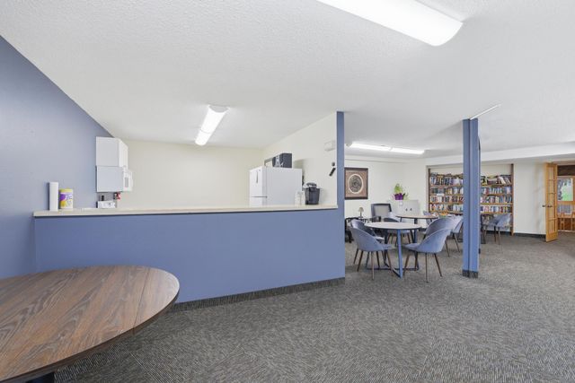 175 County Road B2 E 203, Little Canada, MN 55117