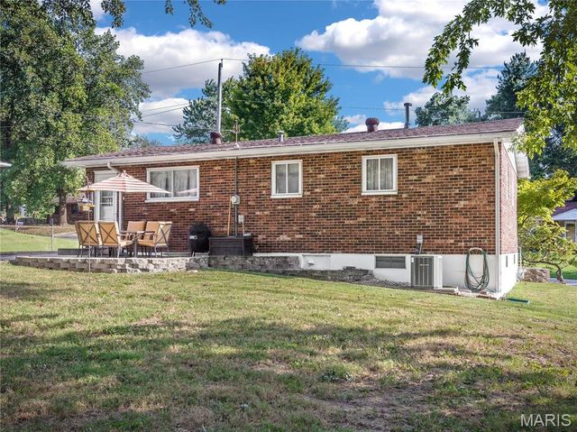113 Ridgemoor Drive, Glen Carbon, IL 62034