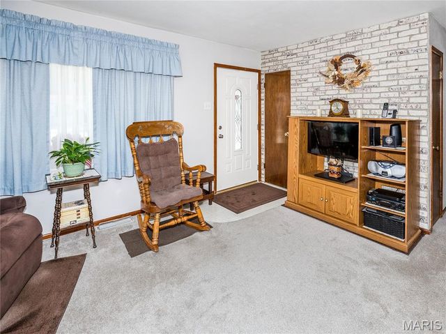 113 Ridgemoor Drive, Glen Carbon, IL 62034