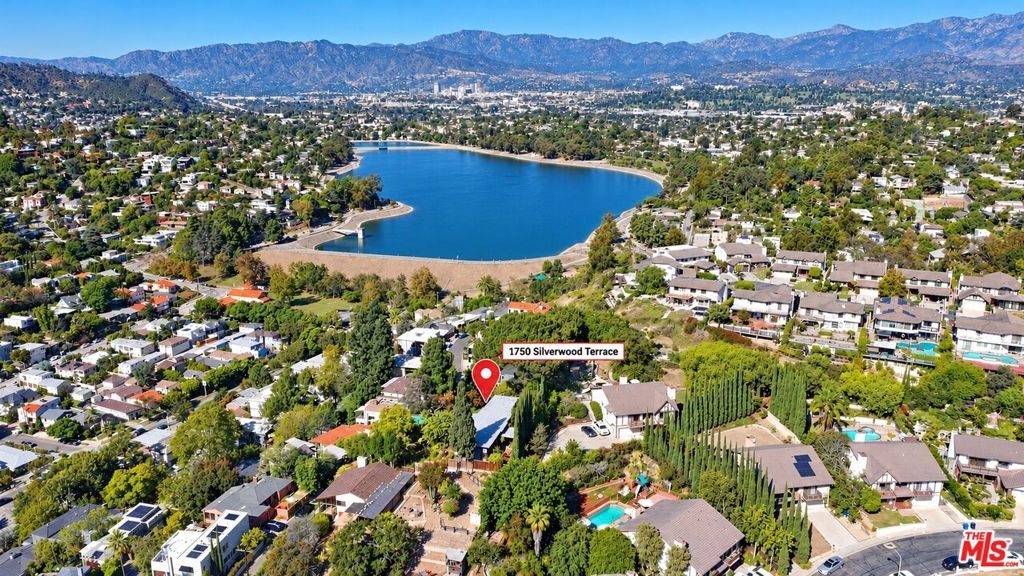 1750 Silverwood Terrace, Los Angeles, CA 90026 — exterior