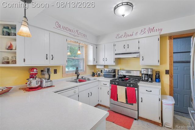 6776 Farley Road, Pinckney, MI 48169
