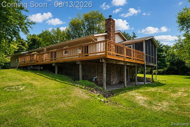 6776 Farley Road, Pinckney, MI 48169