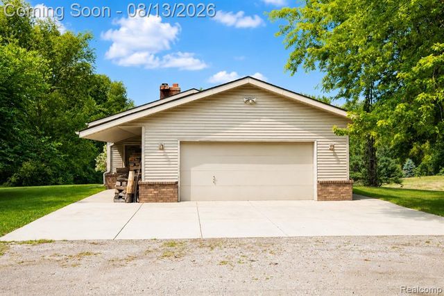 6776 Farley Road, Pinckney, MI 48169