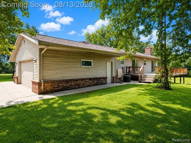 6776 Farley Road, Pinckney, MI 48169