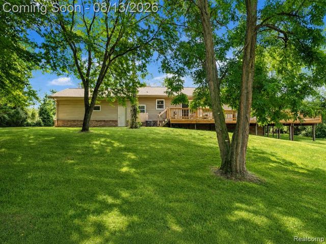 6776 Farley Road, Pinckney, MI 48169