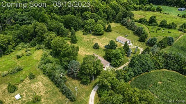 6776 Farley Road, Pinckney, MI 48169