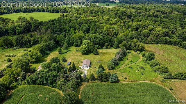 6776 Farley Road, Pinckney, MI 48169