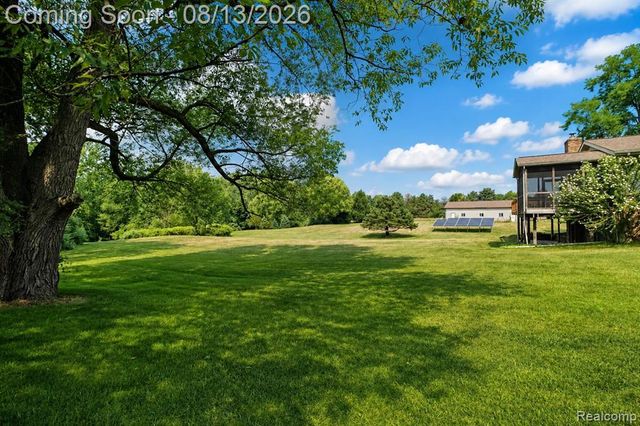 6776 Farley Road, Pinckney, MI 48169