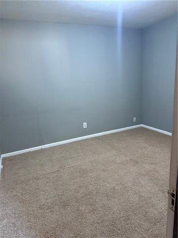 1325 NE Marvin Court, Kansas City, MO 64118