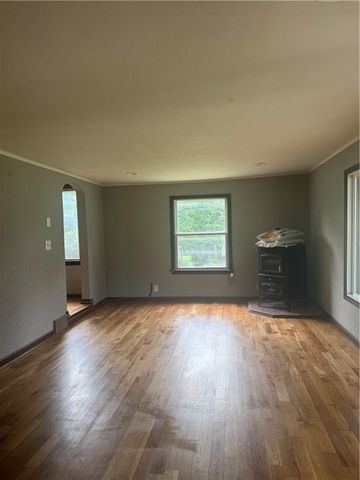 1325 NE Marvin Court, Kansas City, MO 64118