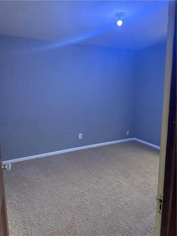1325 NE Marvin Court, Kansas City, MO 64118