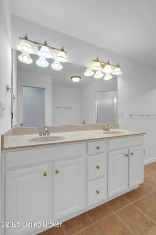 1705 Anchorage Ct, Prospect, KY 40059