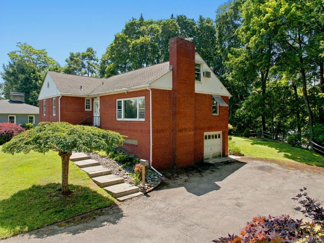 13 Osborne Road, Poughkeepsie, NY 12601