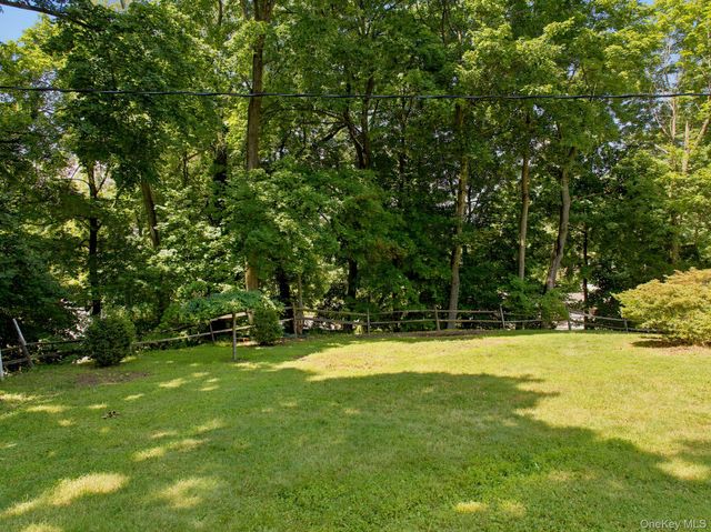 13 Osborne Road, Poughkeepsie, NY 12601