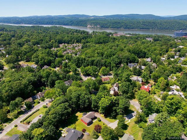 13 Osborne Road, Poughkeepsie, NY 12601