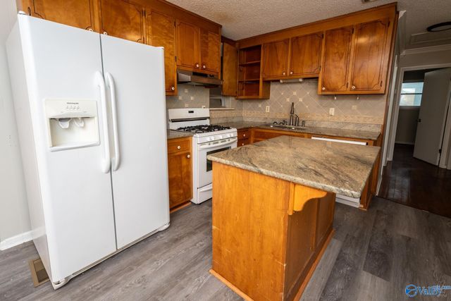 2630 Thornhill Road, Huntsville, AL 35810