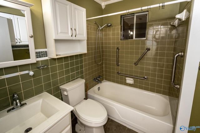 2630 Thornhill Road, Huntsville, AL 35810